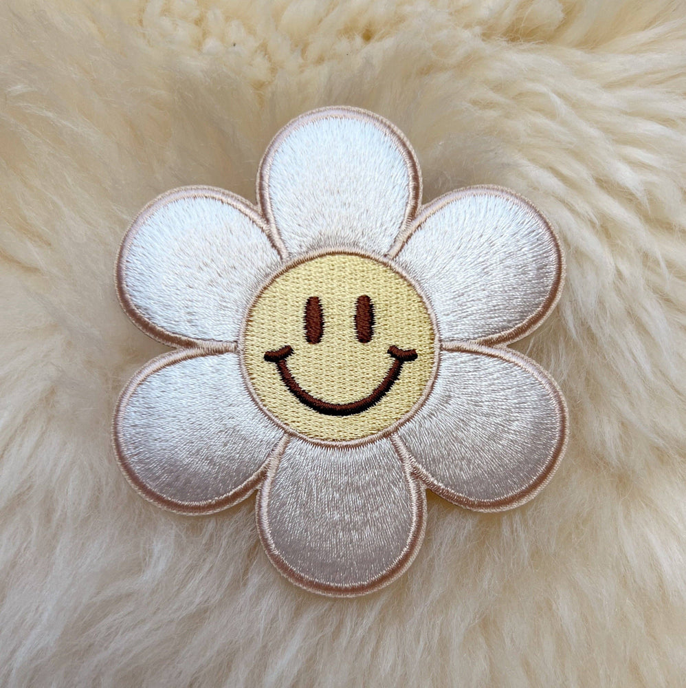 
            
                Load image into Gallery viewer, Kindness is Magic - Smiley Daisy Patch
            
        