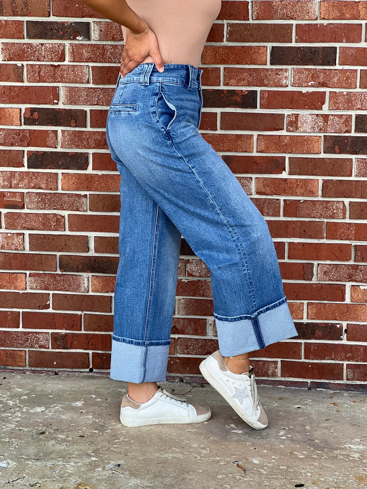 Walkin In Style Cropped Jeans