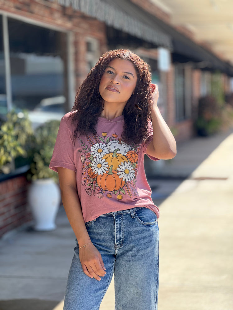 Pumpkin with Daisies Graphic Tee